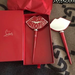 NIB CHRISTIAN LOUBOUTIN HANDHELD RED LIP LOGO MIRROR